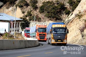 海拔4000米山口货物倾斜怎么办？锣响穿越中国线团队“大作战”