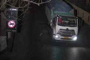 天津蓟州：深夜闯禁行 56辆车被查获