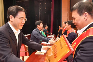 玉柴获颁广西省玉林市“工业突出贡献企业”荣誉