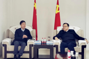 法士特严鉴铂董事长率队走访西安交通大学