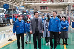 当代陕西杂志社四编室主任计科宪带队到访陕汽