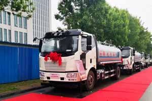 解放J6L 4X2国六经济型洒水车震撼亮相