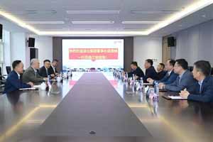 凌云集团董事长信虎峰一行来访江铃集团  