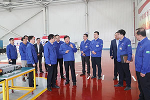 谭旭光调度潍柴重大建设项目的施工进度和发展规划