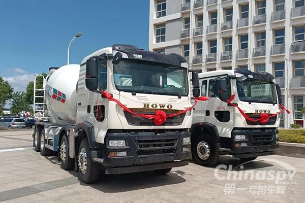 中国重汽：国内首款轻量化智联搅拌车发布
