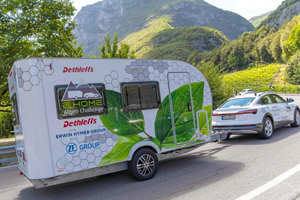 全球首发 搭载采埃孚传动系统的电动拖挂式房车面世