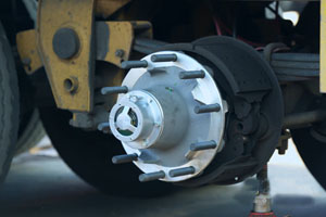 提供免维护轮端整体解决方案，康迈挂车轮毂准备就绪