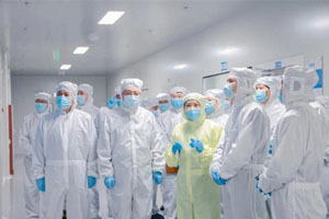 河南省委常委、洛阳市委书记江凌一行莅临中航锂电洛阳公司调研