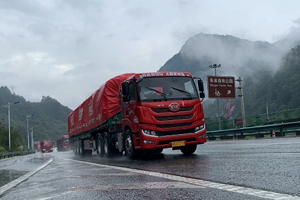 经历中国十大危险长下坡公路之一，首达新国标半挂测试发生了什么？