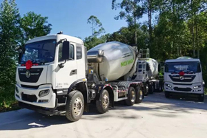 多亏了东风康明斯 50辆东风&中联重科搅拌车交付