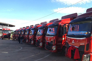 装配玉柴 首批16台东风柳汽疏菜专业快运车辆交付云南