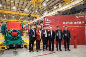 康明斯电力武汉工厂第4000台QSK60柴油发电机组下线