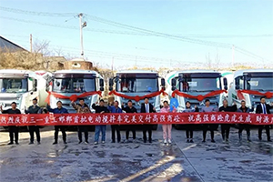 批量交车、集中签约，火热生产，三一搅拌车“红”运当头
