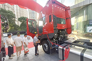 订车53台 全新一代东风天龙KL港口车宁波港荣耀上市