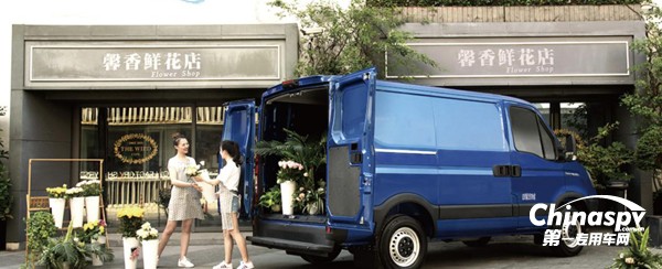 依维柯蓝牌大VAN