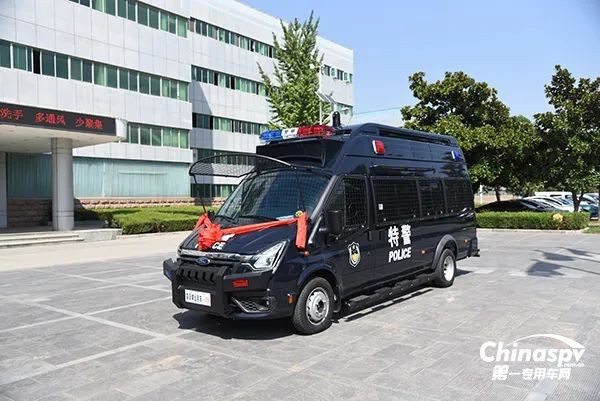 森源鸿马防暴运兵车发往安徽阜南县