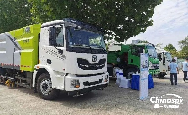 徐工纯电动洗扫车
