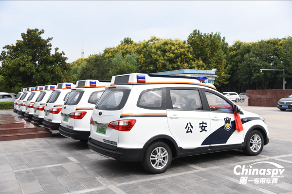 森源鸿马警用车
