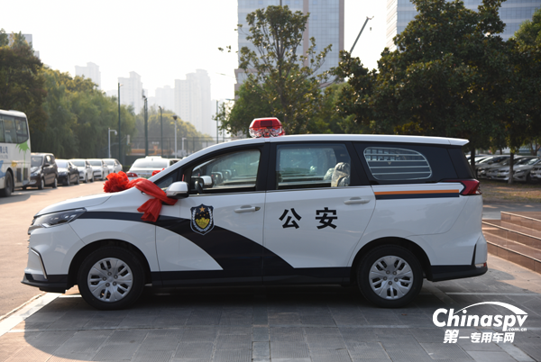 森源鸿马多功能押解车