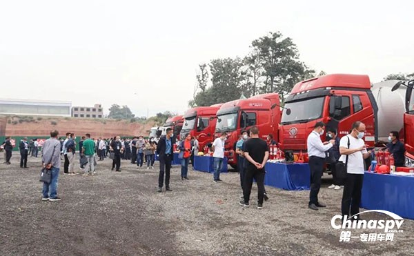 中集凌宇液罐车