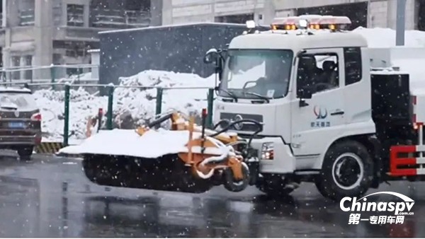 东风除雪车