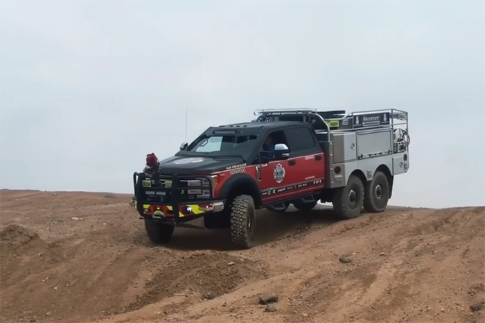 今日国外专用车推荐-高机动性的美国Firewalker皮卡消防车