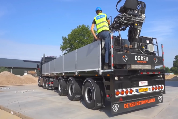 今日国外专用车推荐-欧洲独特的滑动随车起重机