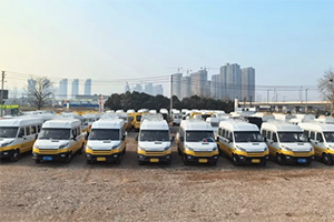 成功交付！依维柯多款工程车为铁路生产工程助力！