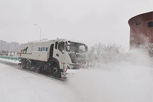 全国各地迎来农历龙年首场降雪 劲旅迅速启动清冰除雪应急预案