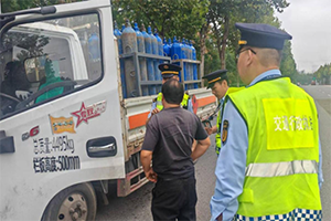 无资质人员擅自从事危货运输，被罚！