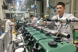 解放动力总成事业部多战线协同攻坚战高产
