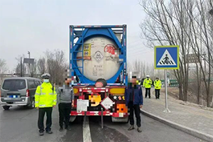 银川查获一危化品车未按规定线路行驶记6分