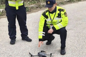 江苏镇江无人机精准查获违规运输危化品车