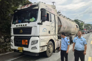 湖南娄底一危货运输企业被罚12万元