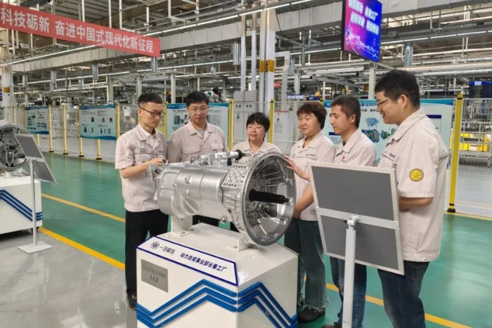解放动力全新顶拉式12挡重卡变速箱实现量产