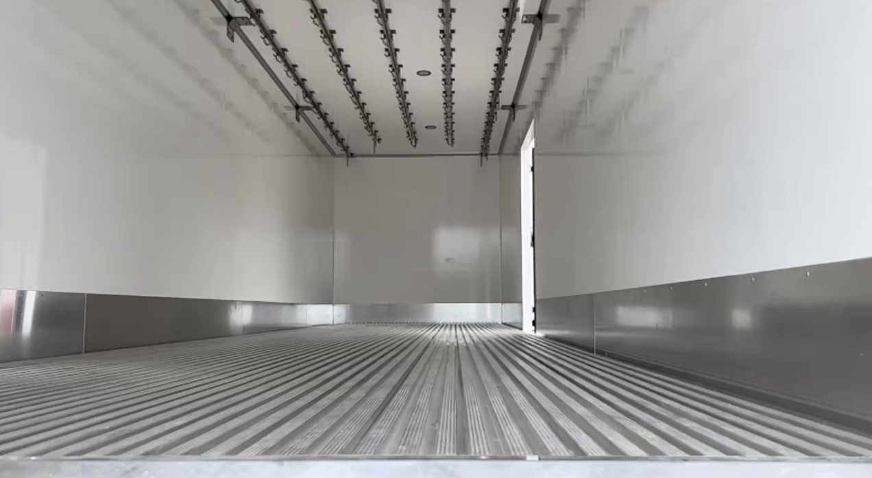 中集·陕汽一体化太字节冷藏肉挂车：冷链鲜肉运输“好伙伴”