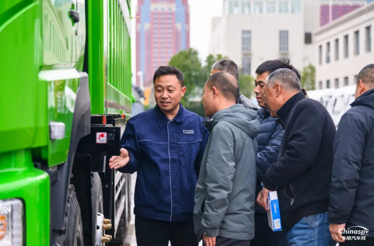 宇通新能源自卸车批量交付石家庄，共启绿色运输新篇章