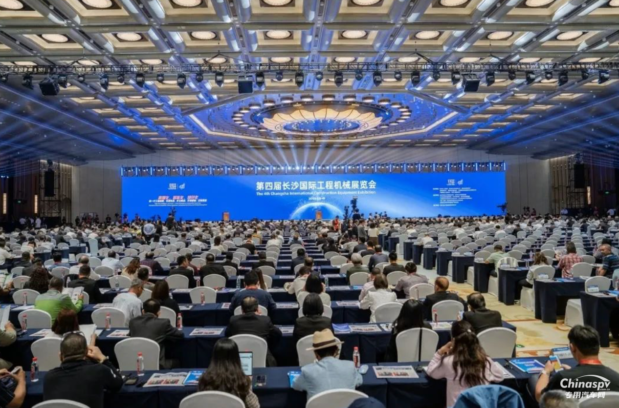 这阵容绝了！汉德车桥亮相第四届国际工程机械展！