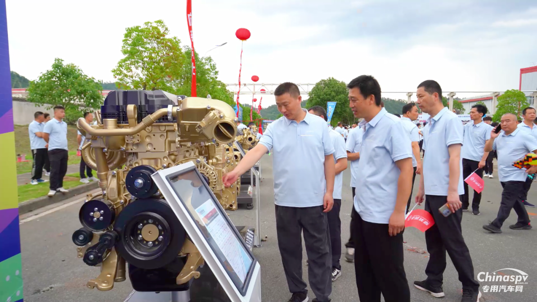 快乐龙擎 向新向上！2025年东风龙擎嘉年华盛大启幕