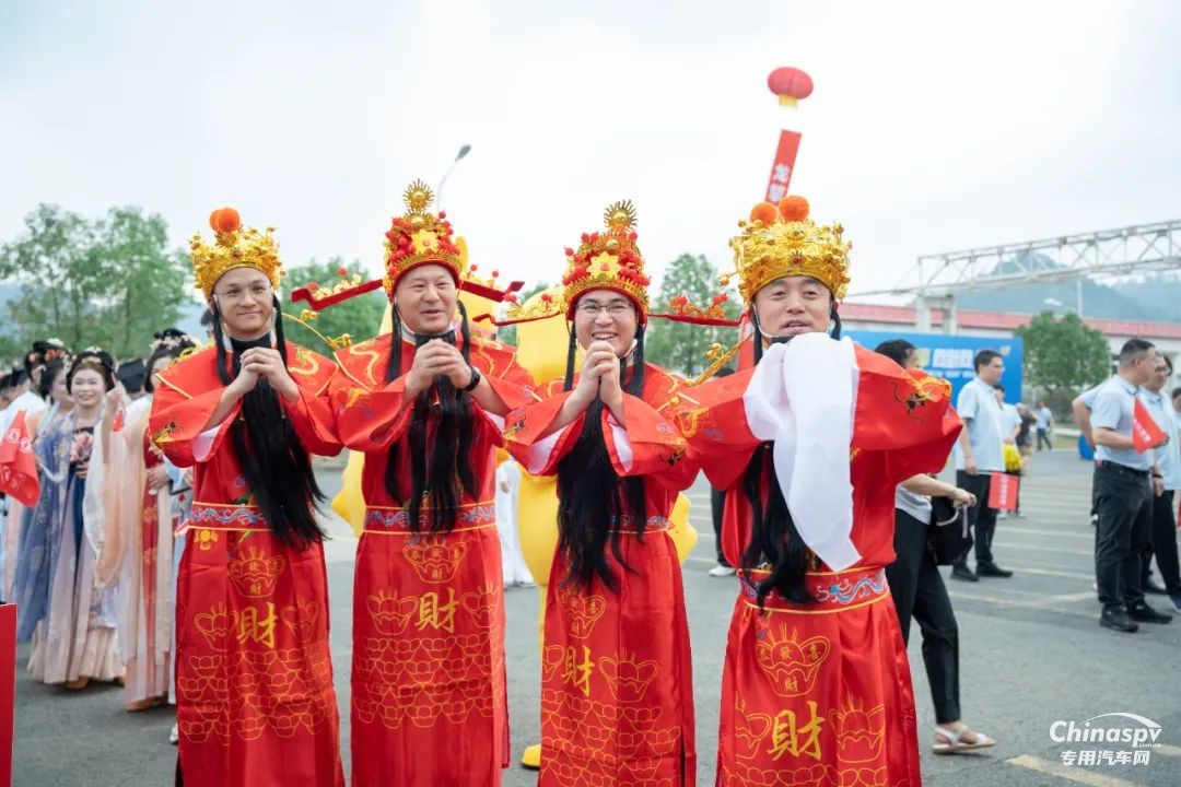  快乐龙擎 向新向上！2025年东风龙擎嘉年华盛大启幕