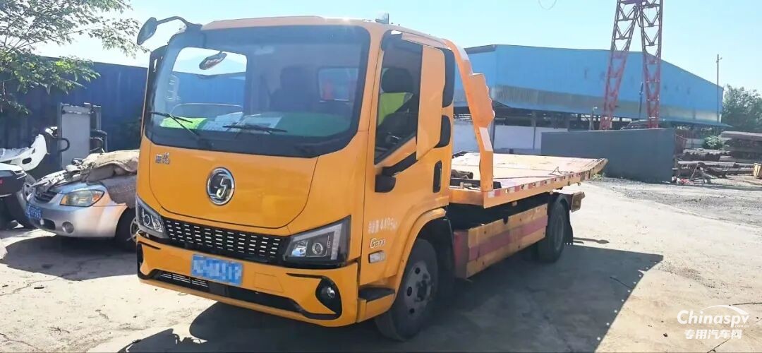 清障救援“不考虑其他车”！罗老板只认陕汽+康明斯