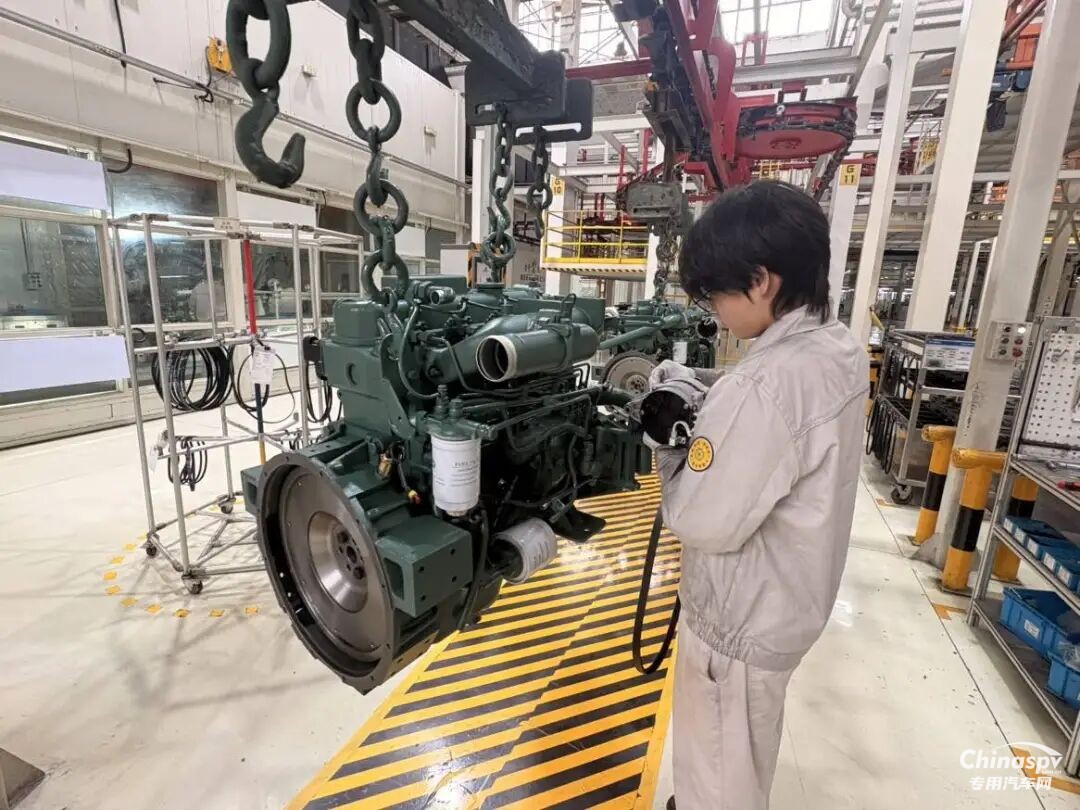 解放动力总成事业部多战线协同攻坚战高产