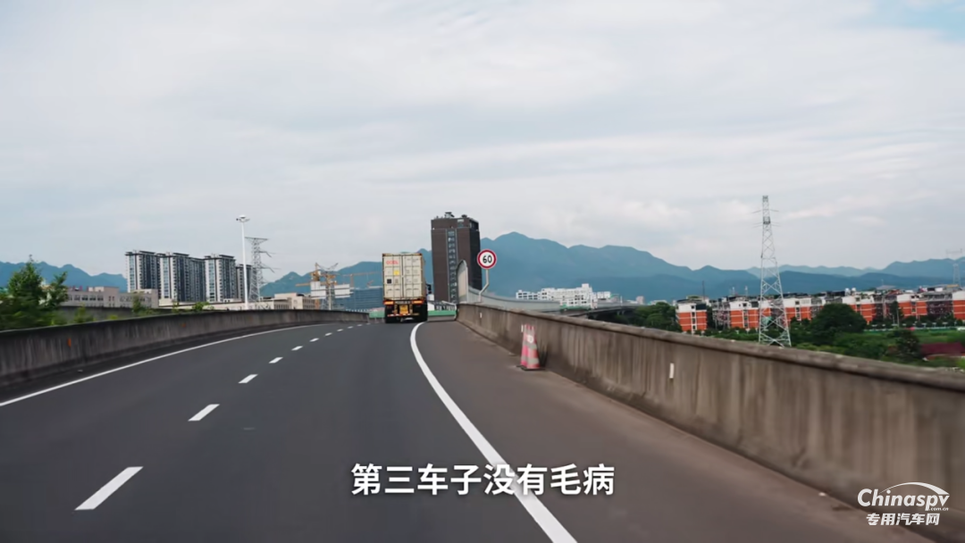 港口集装箱运输“效率标杆”,陕汽龙骐+康明斯发动机自带加速创富节奏!