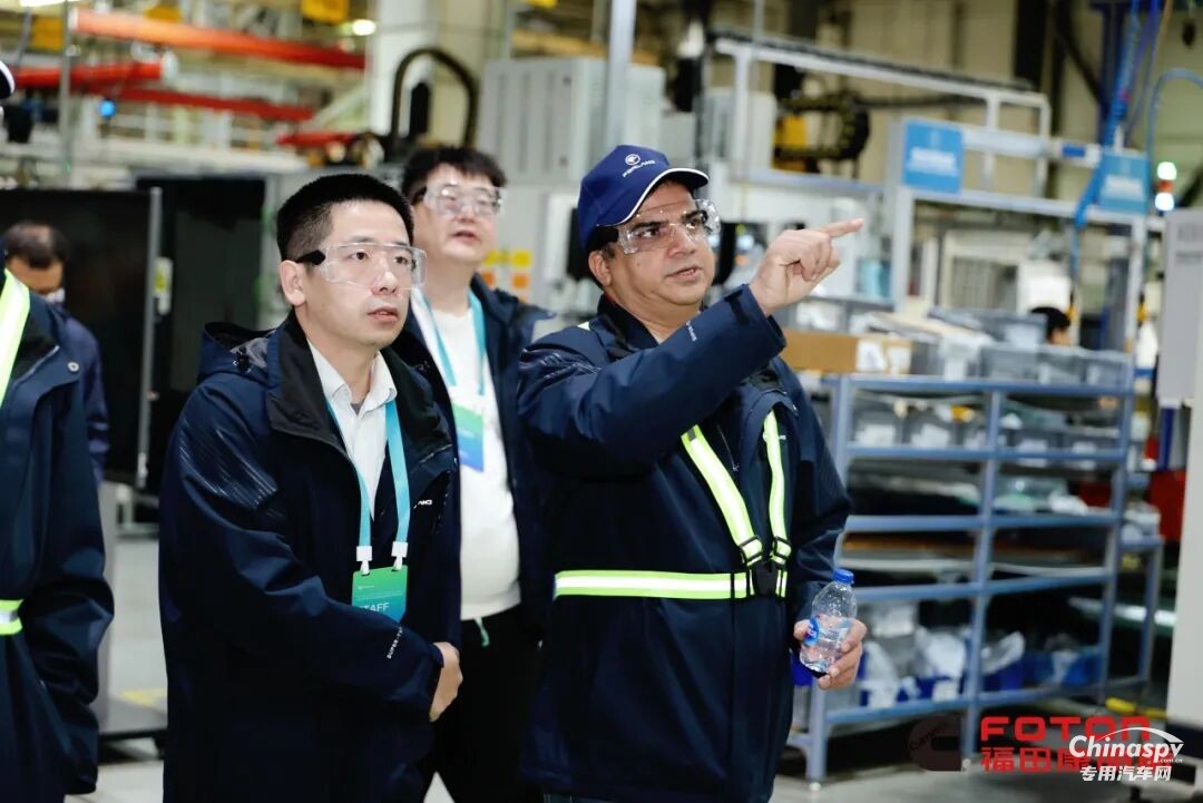 全球合作伙伴走进福康灯塔工厂,共探智能制造新高度