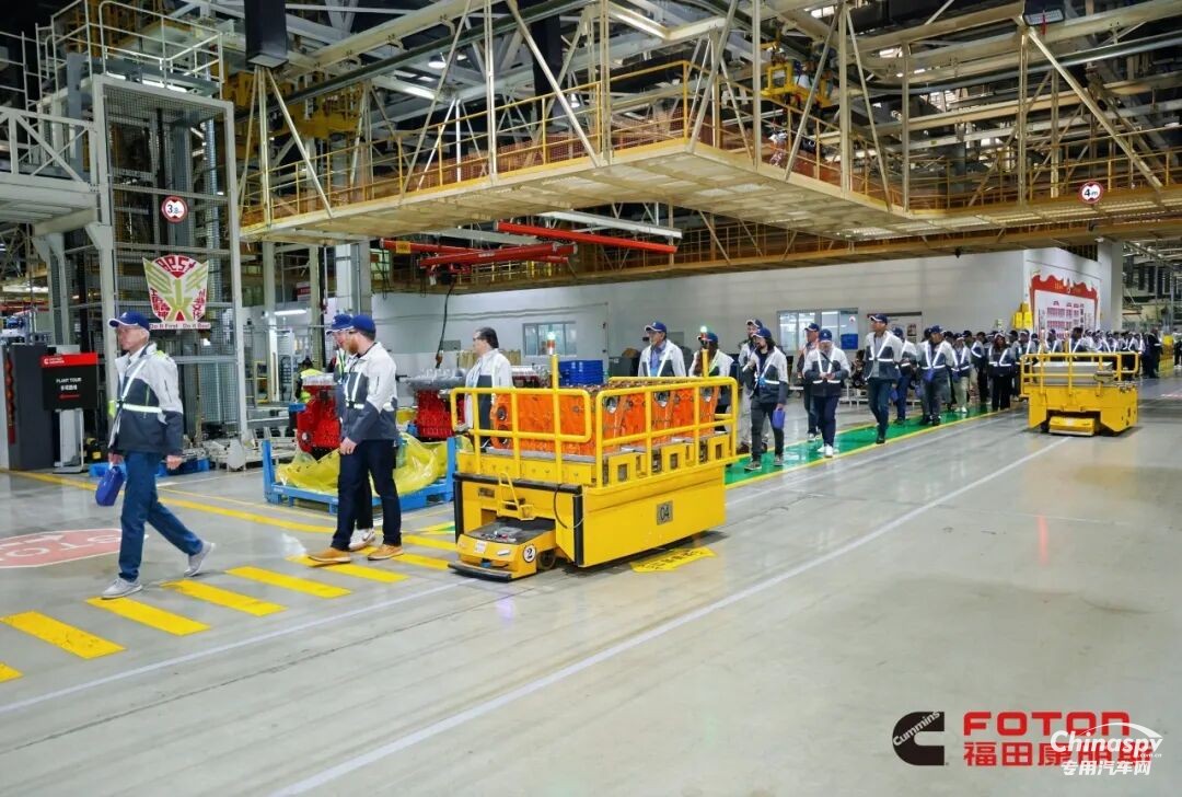 全球合作伙伴走进福康灯塔工厂,共探智能制造新高度