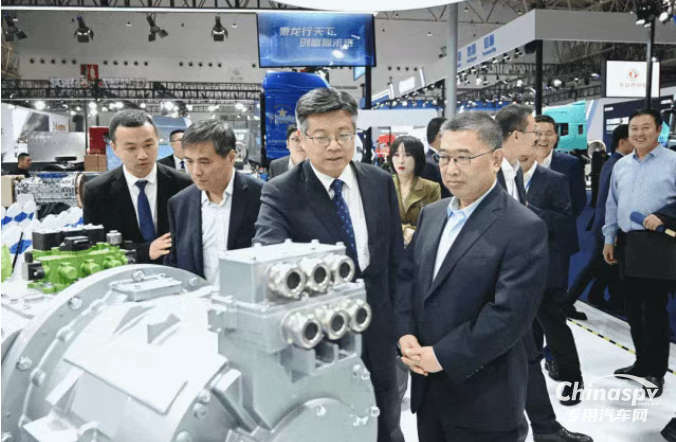 法士特携多款新品亮相中国国际商用车展