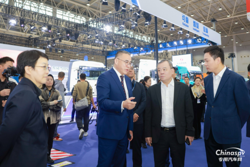 更智能、更绿色!东风龙擎实力亮相2025中国国际商用车展