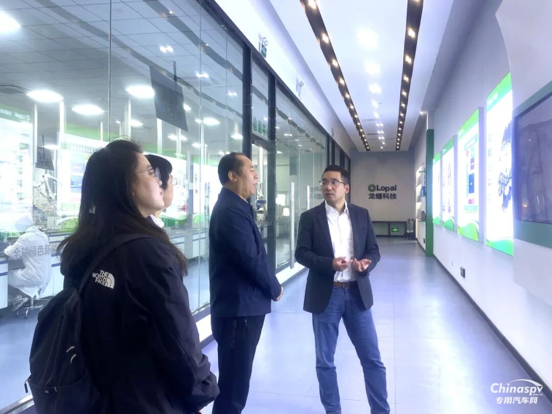 天津内燃机研究所一行到访龙蟠科技研究院交流合作