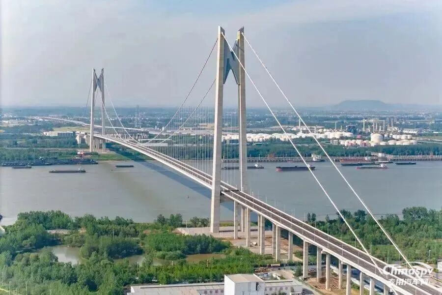 南京新生圩长江大桥危化品运输车辆禁行