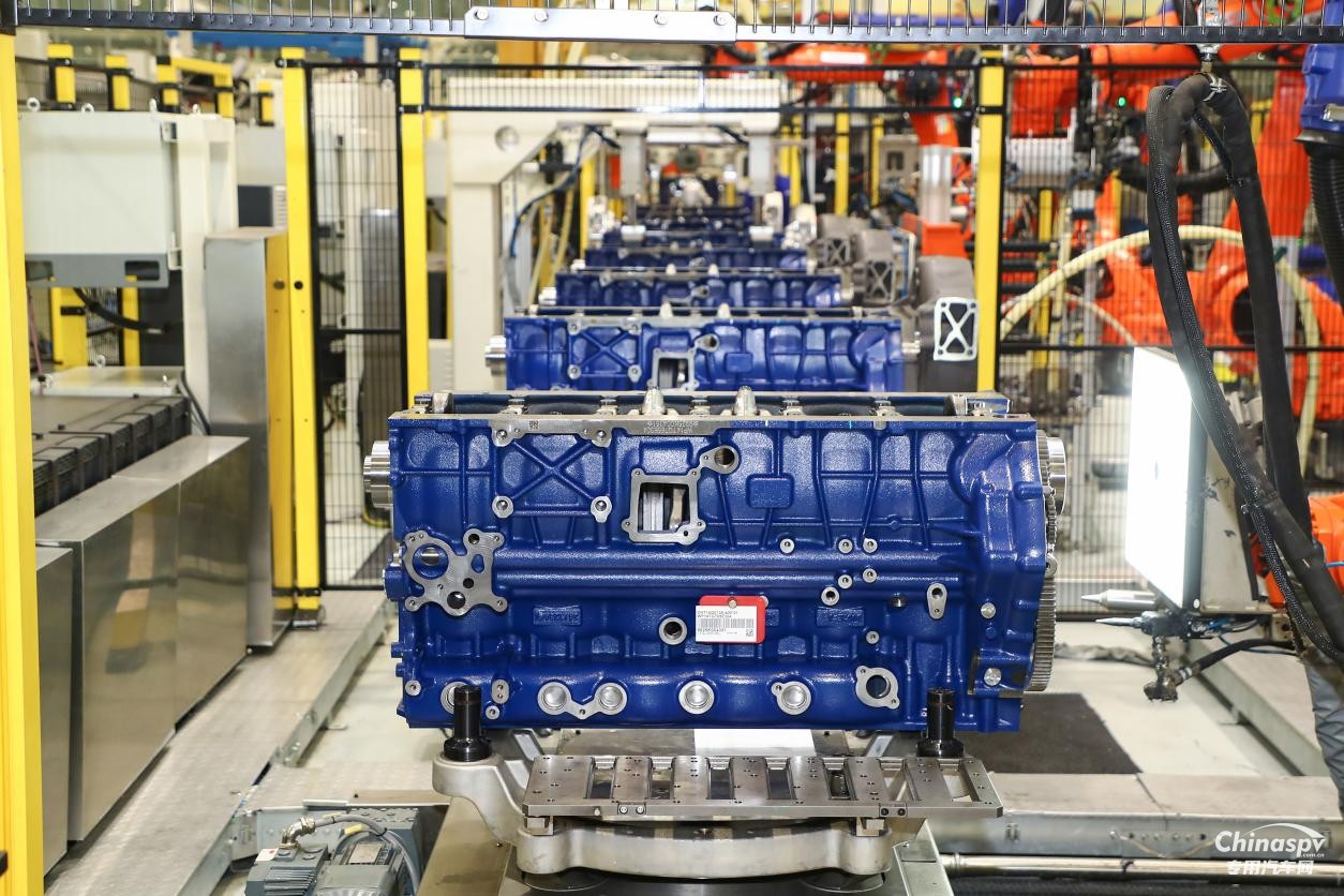 潍柴入选领航级智能工厂 以硬核实力亮相世界智能制造大会